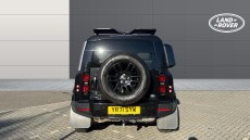 Land Rover Defender 3.0 D250 SE 90 3dr Auto Diesel Estate